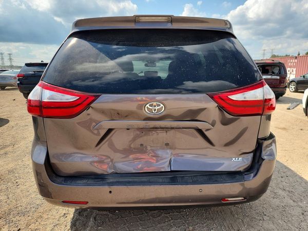 2019 TOYOTA SIENNA