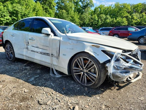 2017 INFINITI Q50 — Passenger 3/4