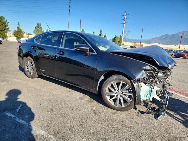 2017 LEXUS ES