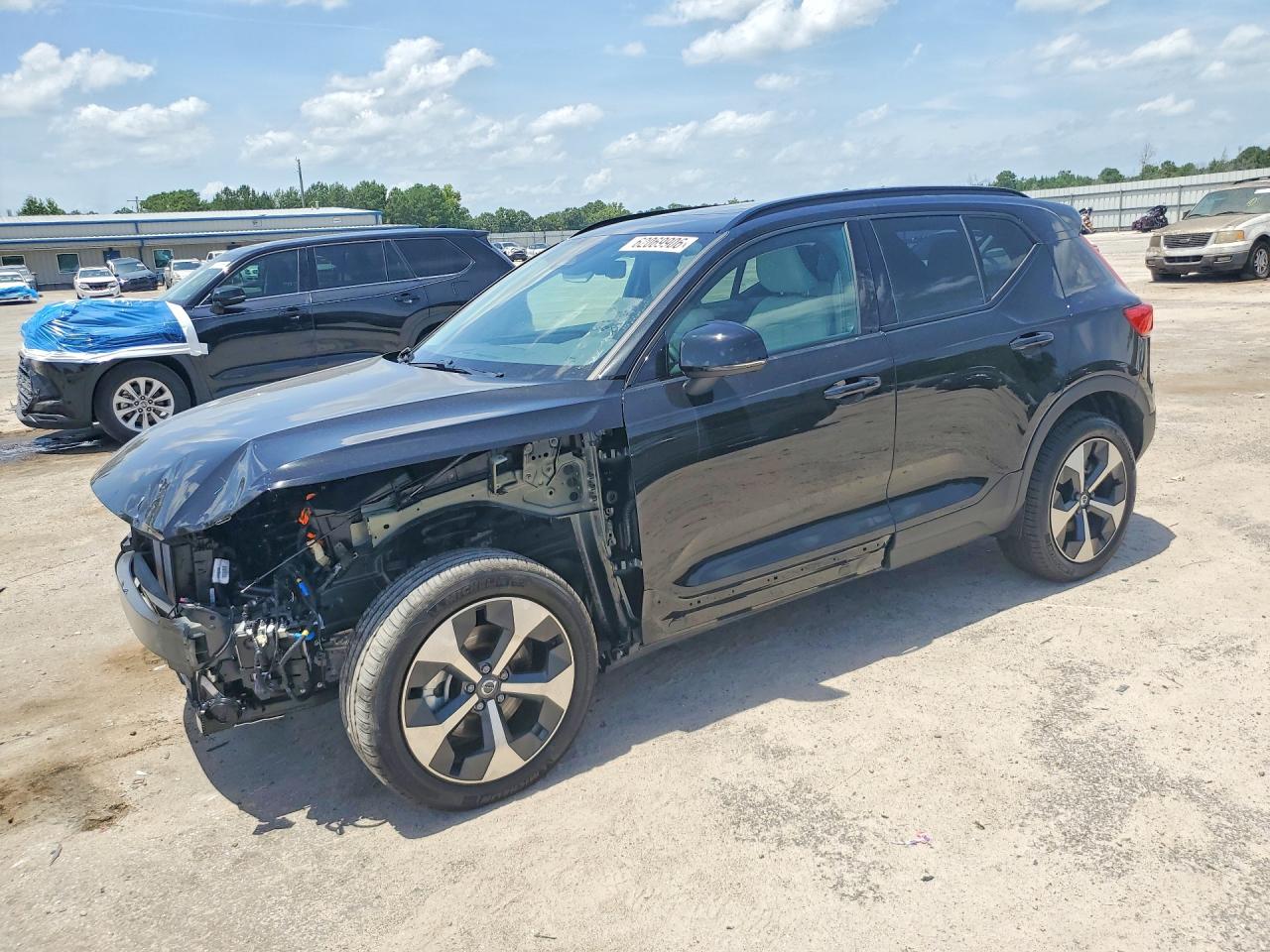 2026 VOLVO XC40 Plus Dark