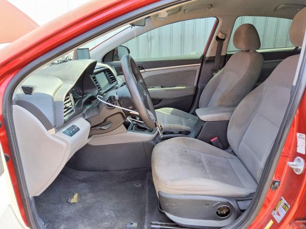 2019 HYUNDAI ELANTRA — DENT