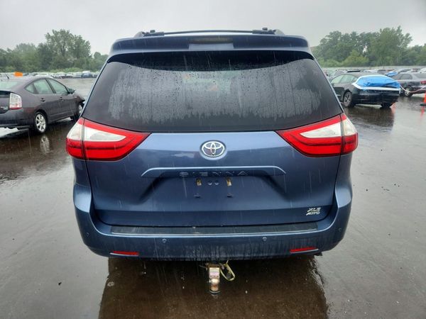 2015 TOYOTA SIENNA