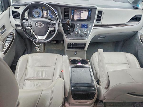 2015 TOYOTA SIENNA