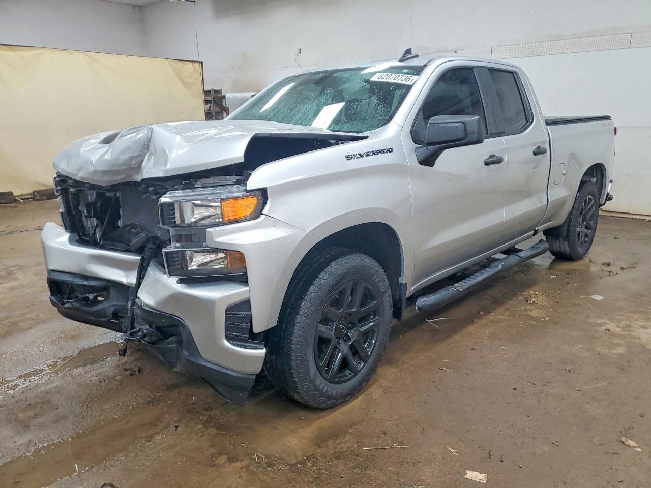 2021 CHEVROLET SILVERADO Custom — Front 3/4