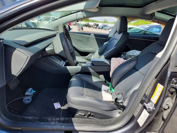 2025 TESLA MODEL 3 — DENT