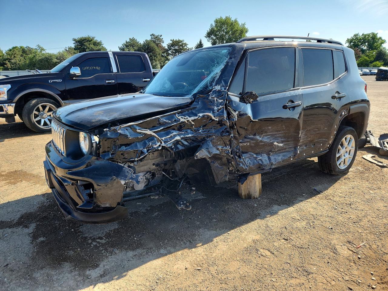 2020 JEEP RENEGADE Latitude, Longitude — Front 3/4