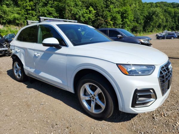 2024 AUDI Q5 quattro Premium