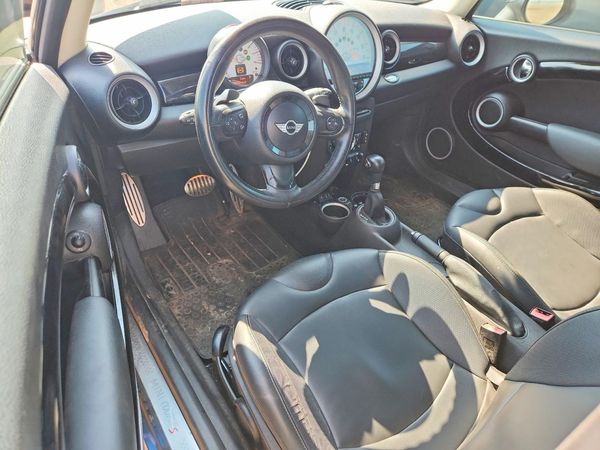 2013 MINI COOPER