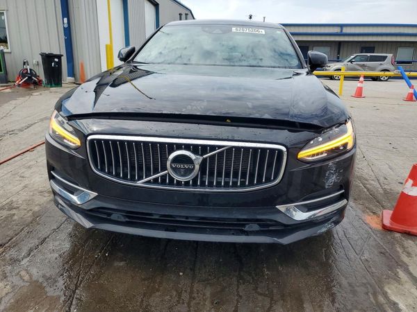 2017 VOLVO S90 Inscription