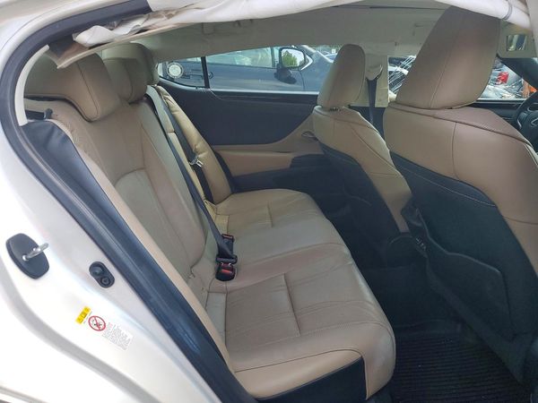 2019 LEXUS ES 350