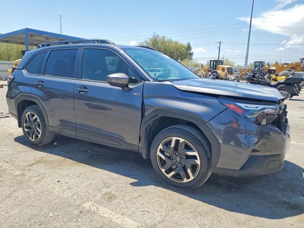 2025 SUBARU FORESTER Premium