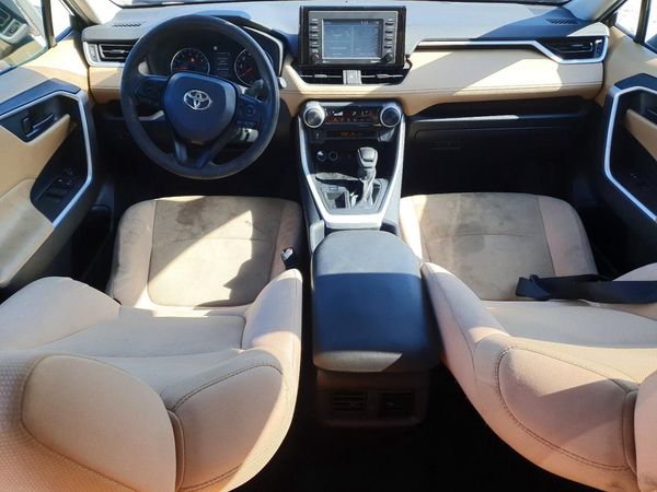 2022 TOYOTA RAV4 LE