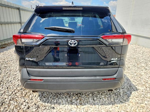 2022 TOYOTA RAV4 XLE Premium — DIRR