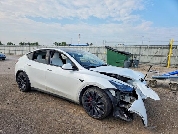 2024 TESLA MODEL Y — Passenger 3/4