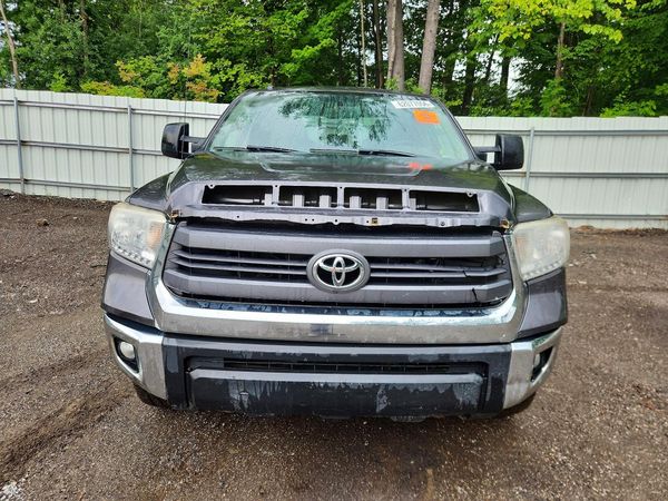 2015 TOYOTA TUNDRA SR5 Grade