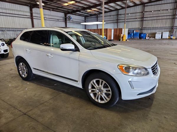 2015 VOLVO XC60 Platinum (non R design)
