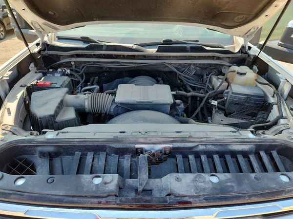 2024 CHEVROLET SILVERADO LTZ — Engine bay