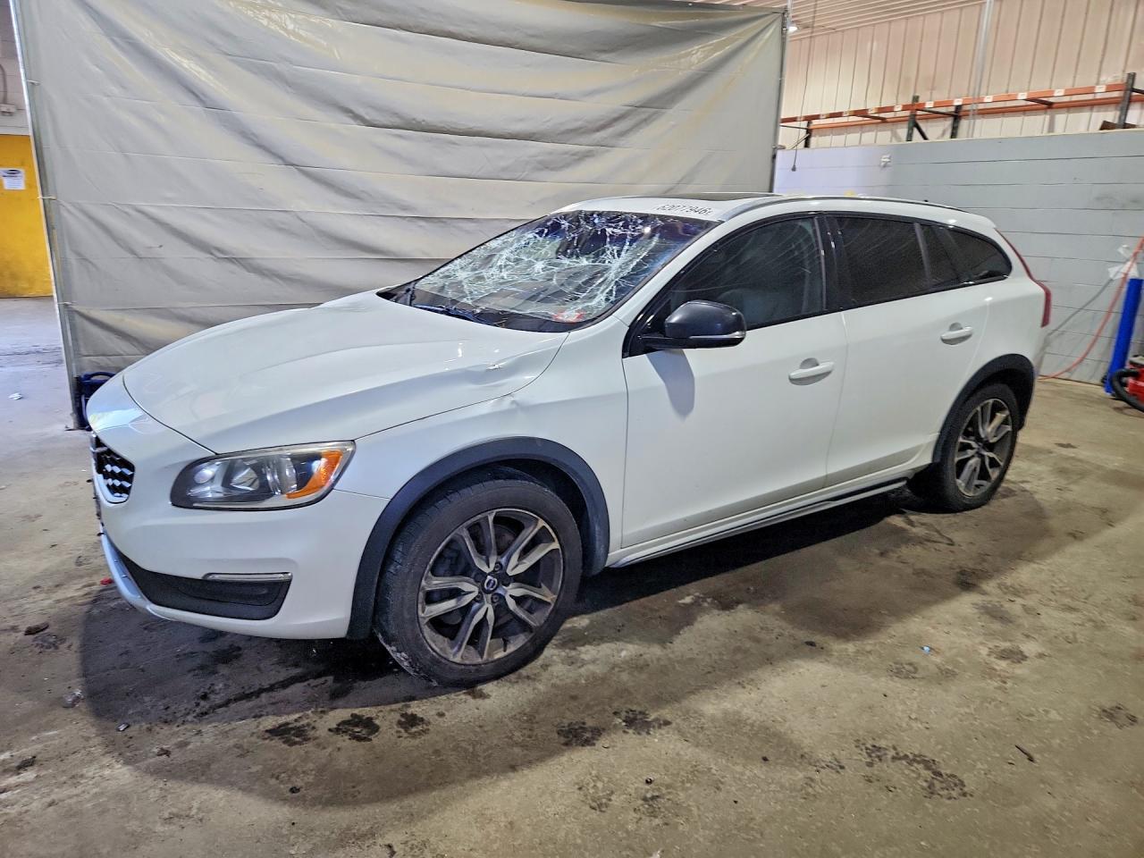 2016 VOLVO V60 CROSS COUNTRY SV33 Premier