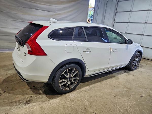 2016 VOLVO V60 CROSS COUNTRY SV33 Premier