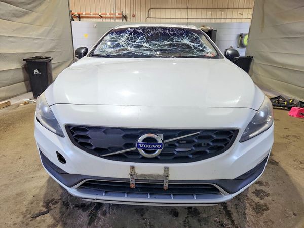 2016 VOLVO V60 CROSS COUNTRY SV33 Premier