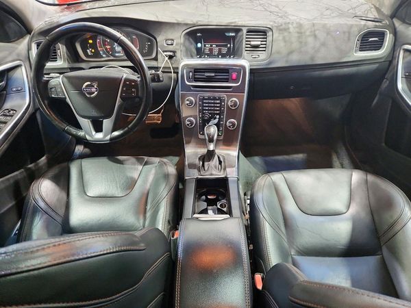 2016 VOLVO V60 CROSS COUNTRY SV33 Premier