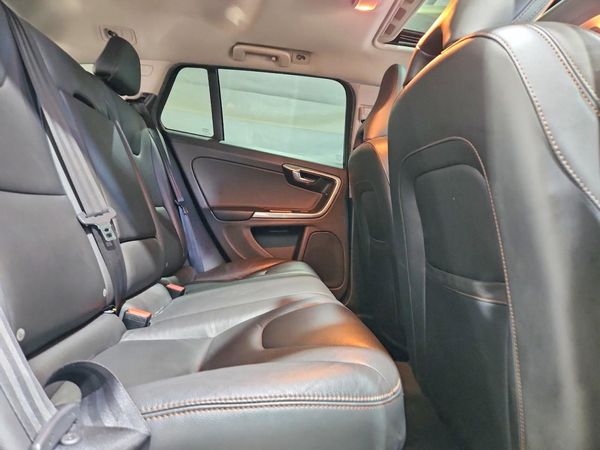 2016 VOLVO V60 CROSS COUNTRY SV33 Premier