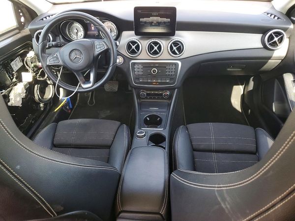 2017 MERCEDES-BENZ GLA GLA250