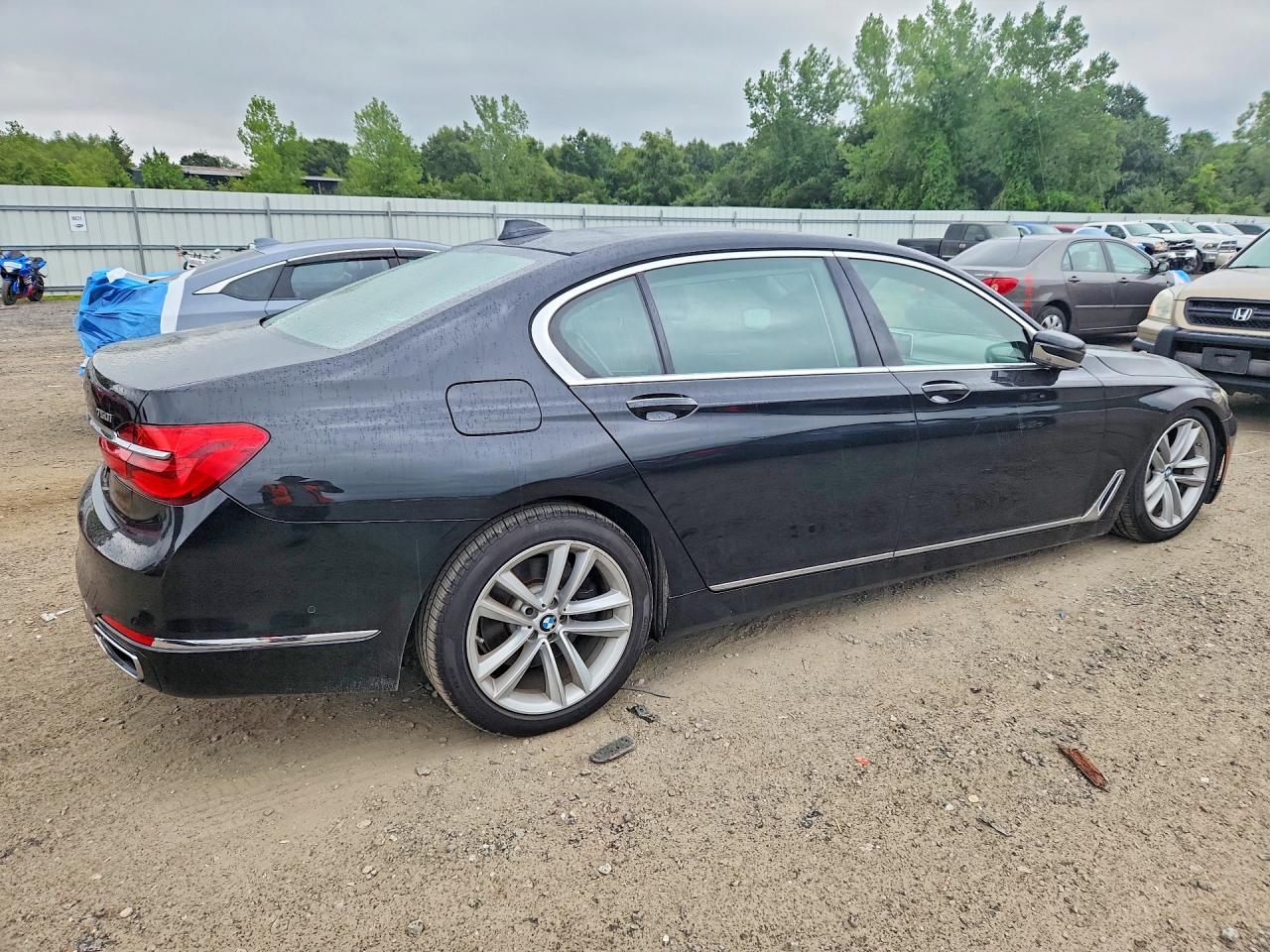 2016 BMW 750 xDrive
