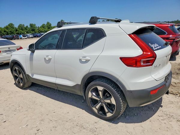 2019 VOLVO XC40
