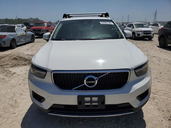 2019 VOLVO XC40