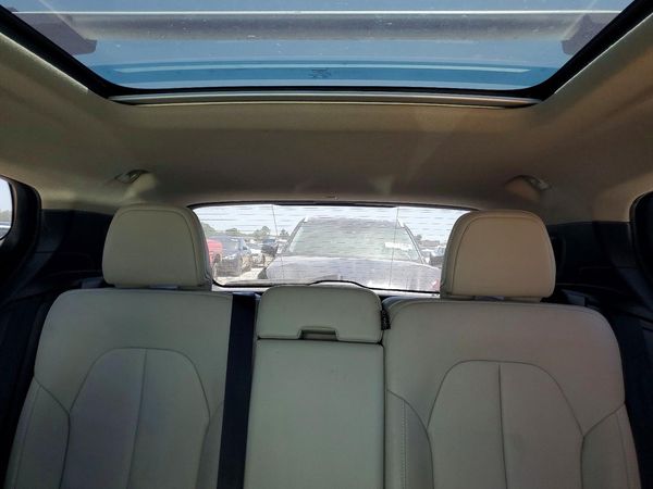 2019 VOLVO XC40