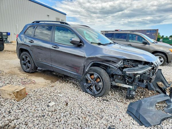 2016 JEEP CHEROKEE LATITUDE 4X4