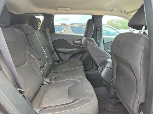 2016 JEEP CHEROKEE LATITUDE 4X4