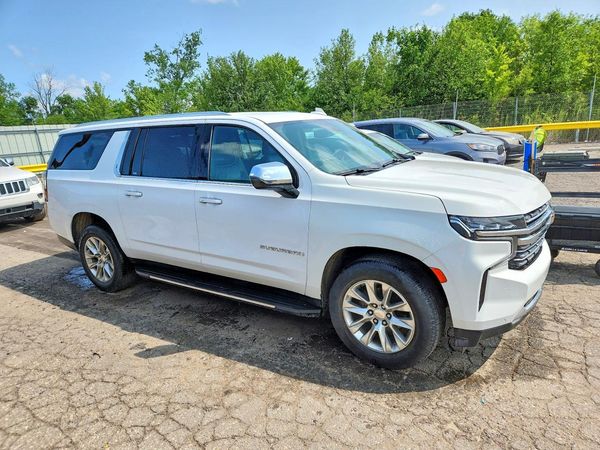2022 CHEVROLET SUBURBAN Premier — Passenger 3/4
