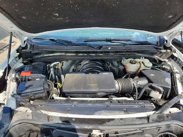 2022 CHEVROLET SUBURBAN Premier — Engine bay