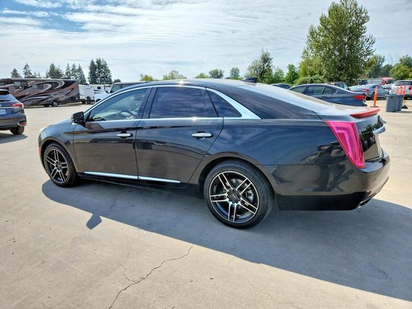 2016 CADILLAC XTS Luxury