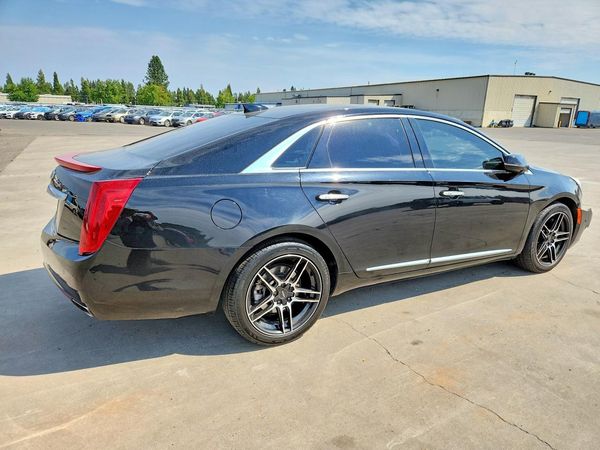 2016 CADILLAC XTS Luxury