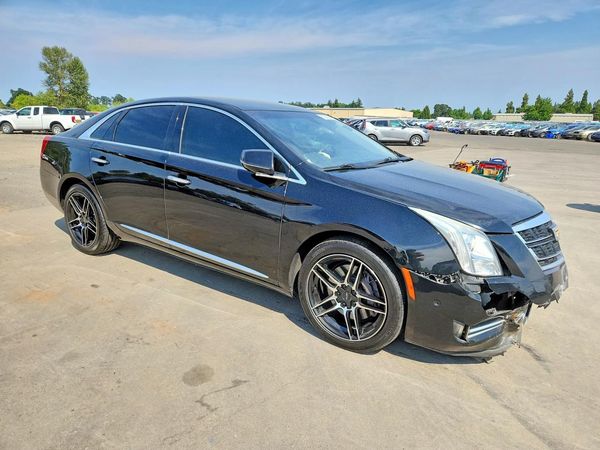 2016 CADILLAC XTS Luxury