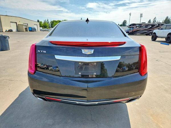 2016 CADILLAC XTS Luxury