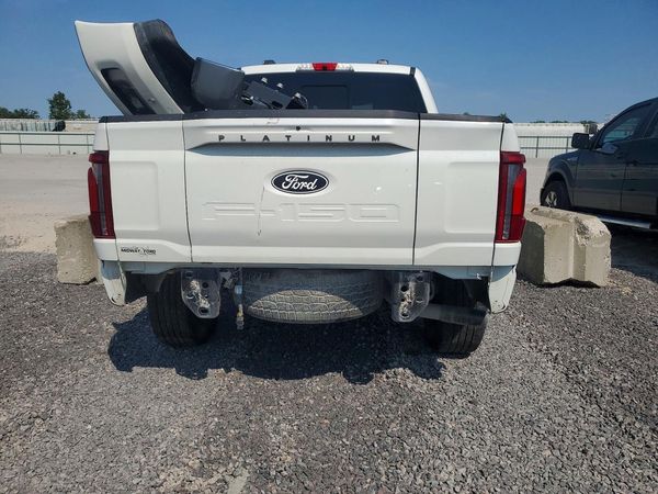 2025 FORD F150 Platinum