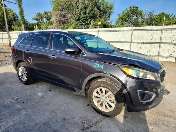 2016 KIA SORENTO L / LX
