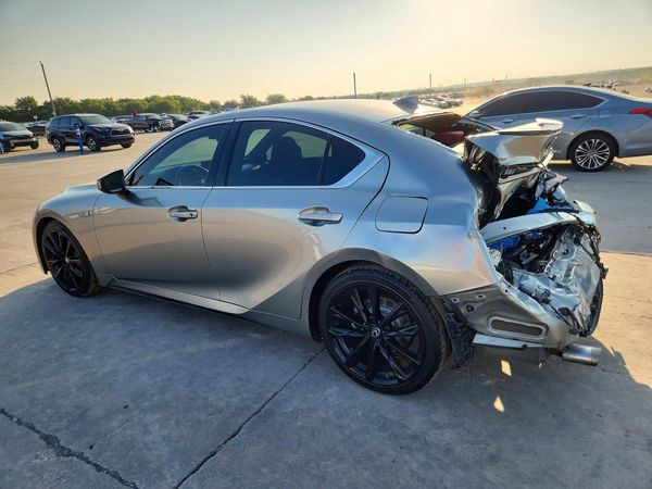 2022 LEXUS IS