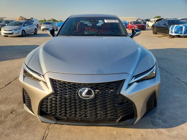 2022 LEXUS IS