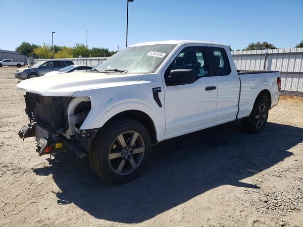 2025 FORD F150