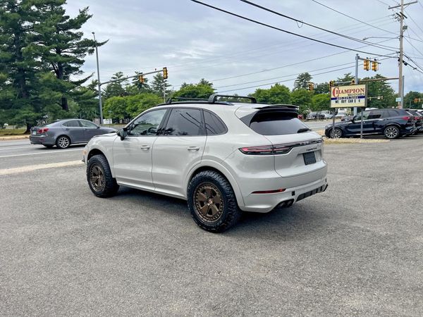 2021 PORSCHE CAYENNE Turbo