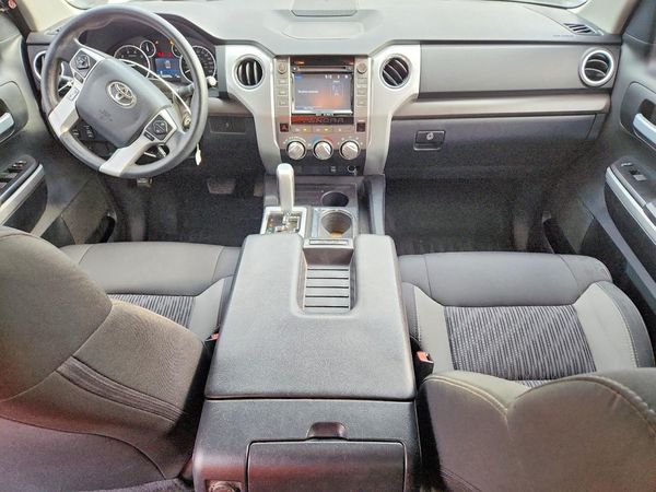2017 TOYOTA TUNDRA SR/SR5
