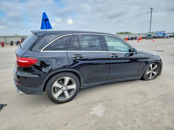 2016 MERCEDES-BENZ GLC GLC300