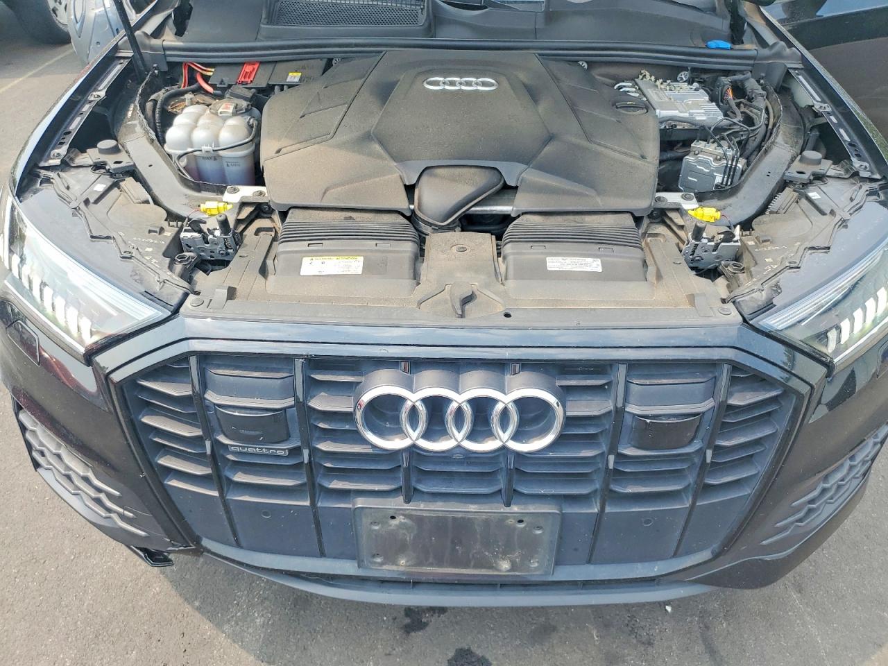 2024 AUDI Q7 quattro Premium Plus