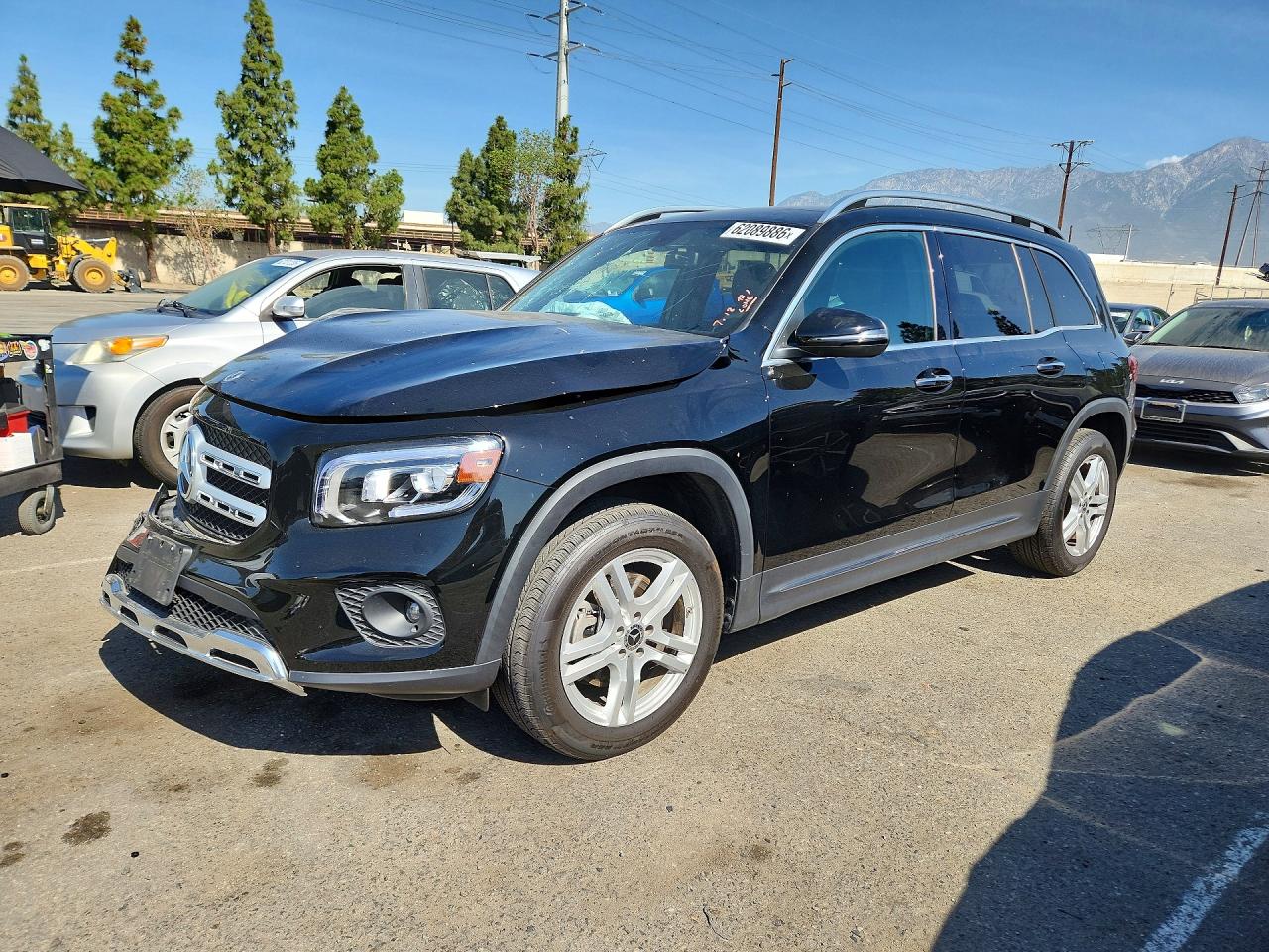 2023 MERCEDES-BENZ GLB GLB250
