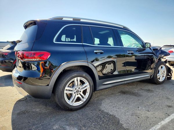 2023 MERCEDES-BENZ GLB GLB250